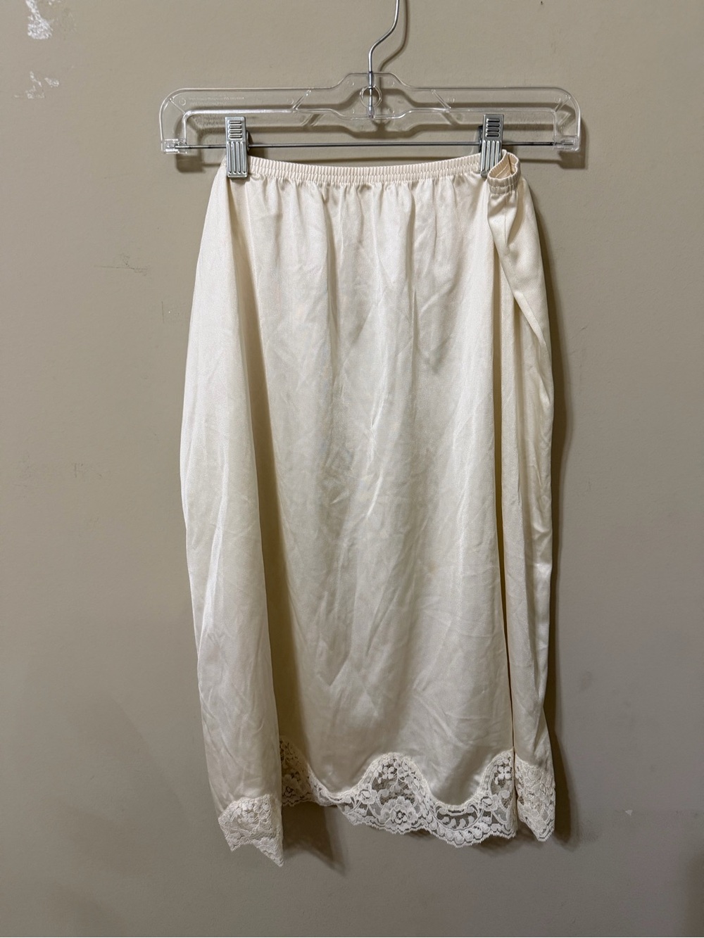 Vintage USA made size large Cream Lace-Hem Women's Slip Skirt
